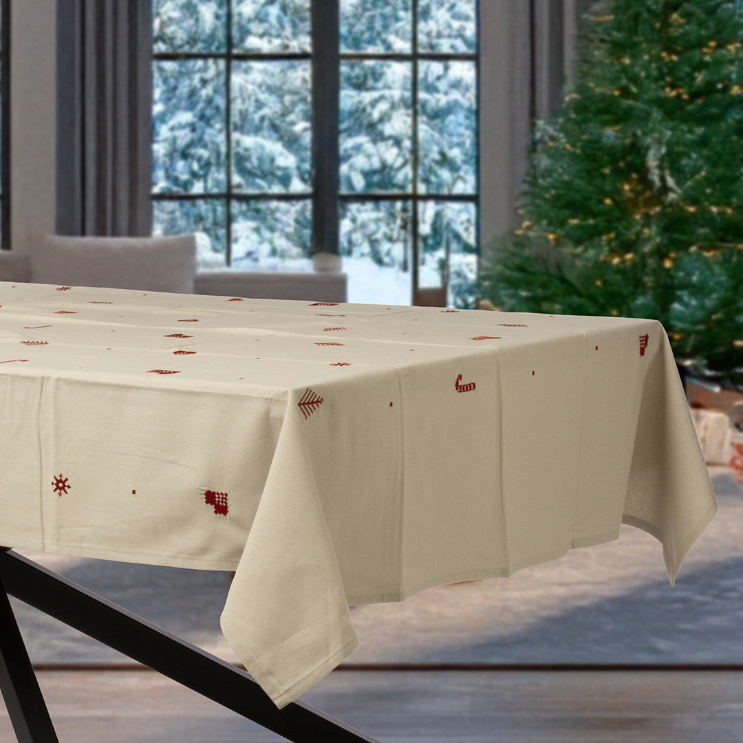 Julia Rød - Broderad julduk, 100 % bomull - 140 x 270 cm, miljö