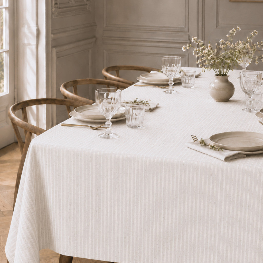 Lam Blanco – Jacquardvävd textilvaxduk i offwhite 180 cm bred, miljö