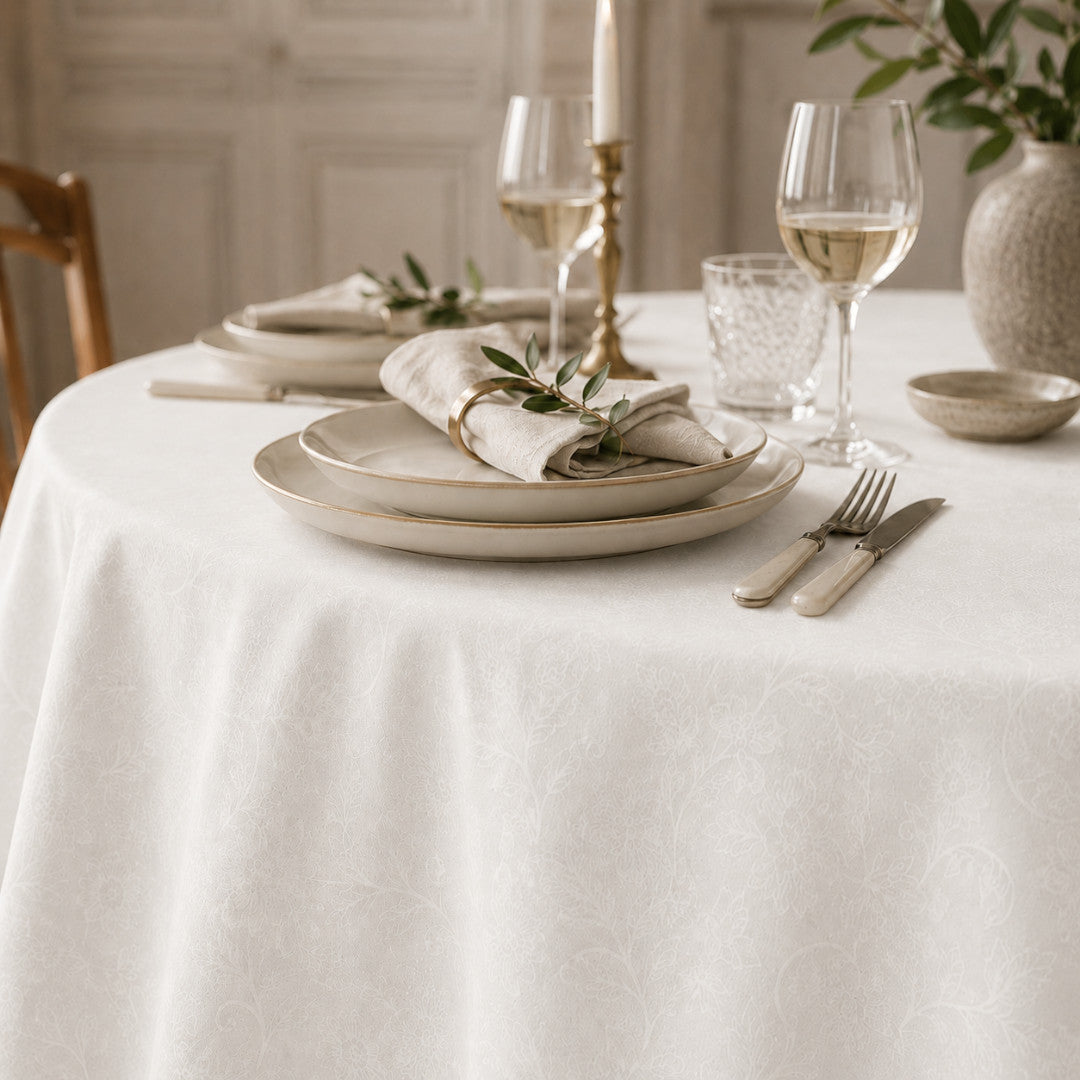 Tamayo Blanco – Jacquardvävd textilvaxduk i offwhite, rund