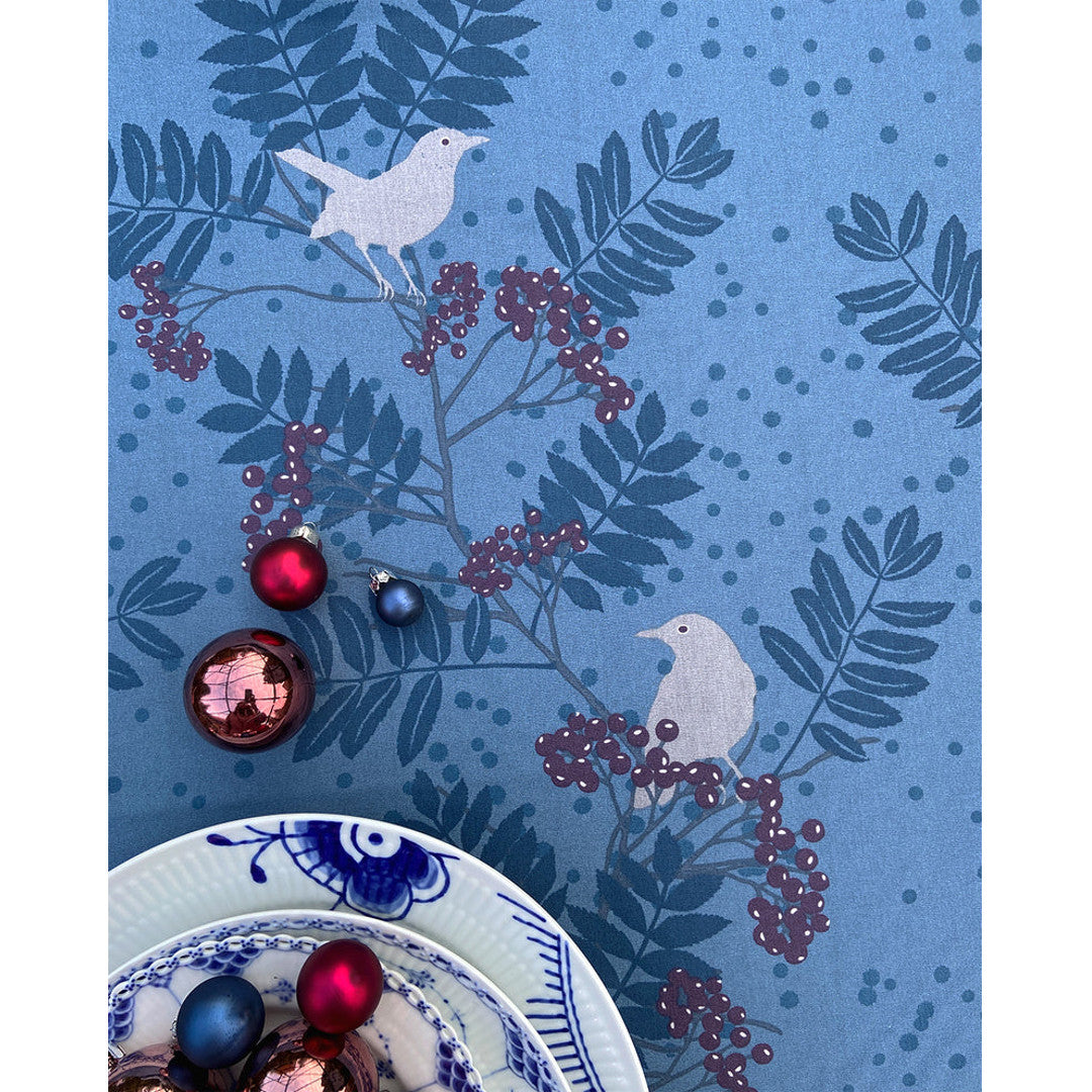 Blackbird Dusty Blue - Notes by Susanne Schjerning, textilvaxduk med glidskydd
