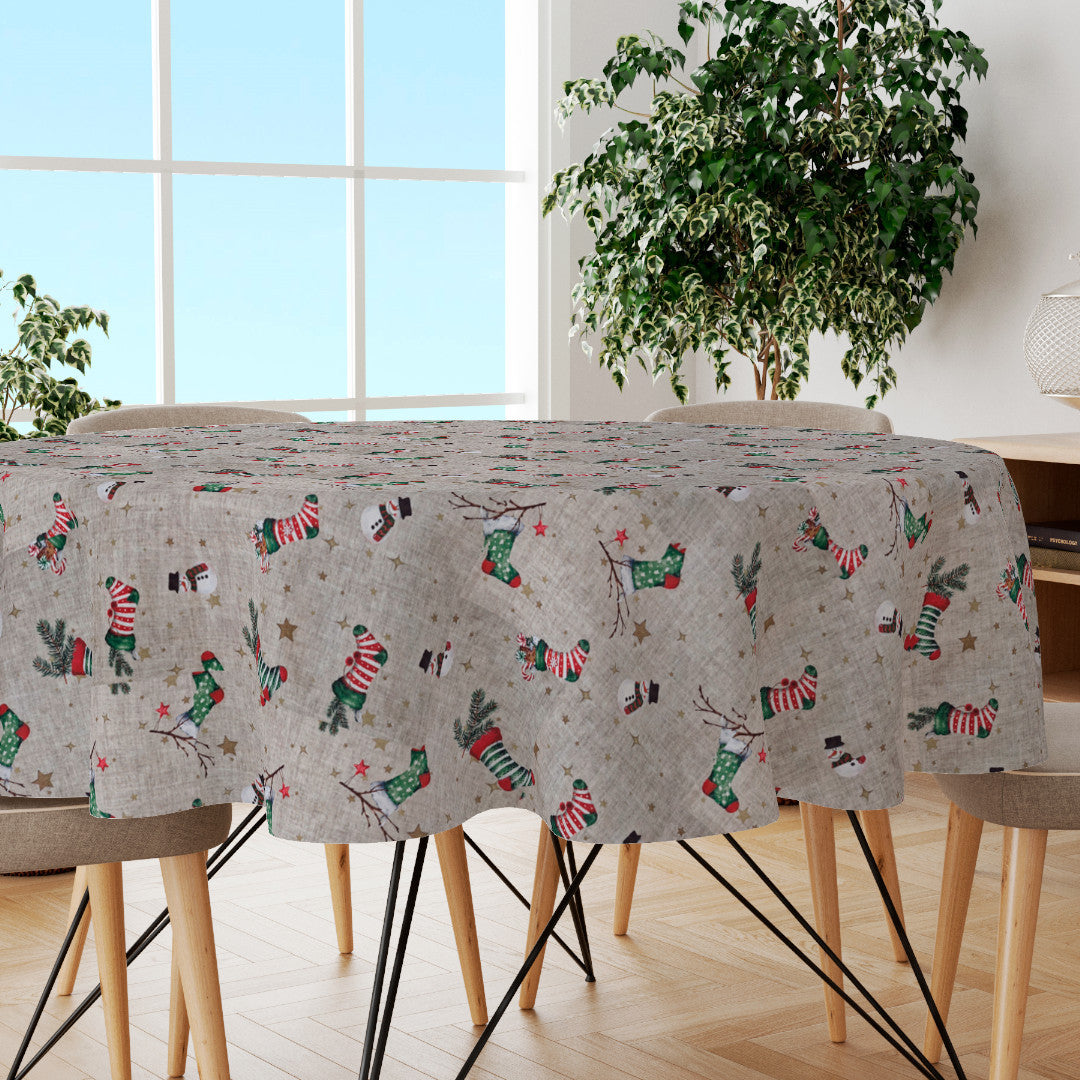 Julstrumpor och snögubbar - som rund duk