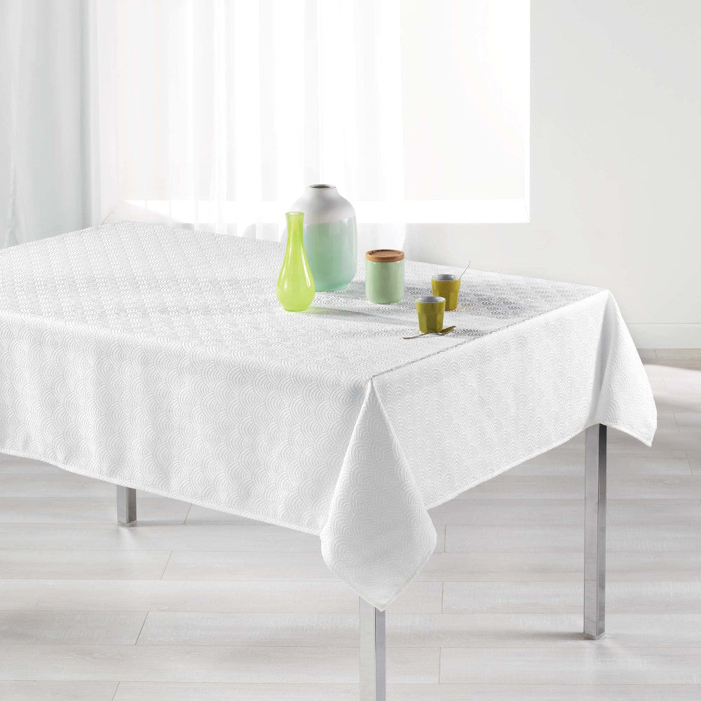 Tokio Jacquard Vit 140x250 cm – Damastduk med fläckskydd, miljöbild