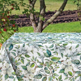 Apple Blossom Blue – Vaxduk med klassiskt blommotiv, 160 cm bred