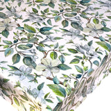 Apple Blossom Blue – Vaxduk med klassiskt blommotiv, 160 cm – hörn