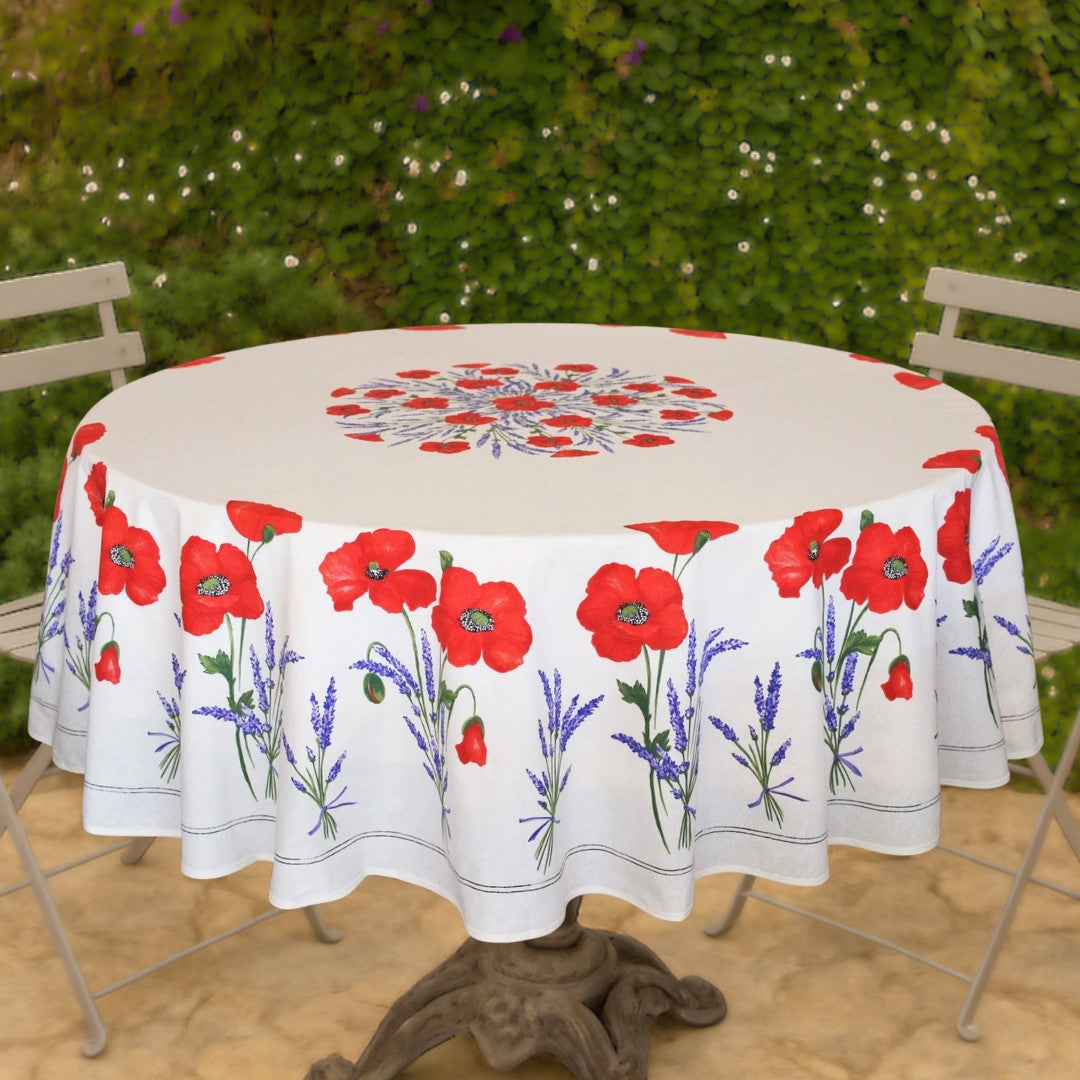 Coquelicot Lavanda Råvit - Rund akrylbelagd provenceduk Ø 180 cm, miljö