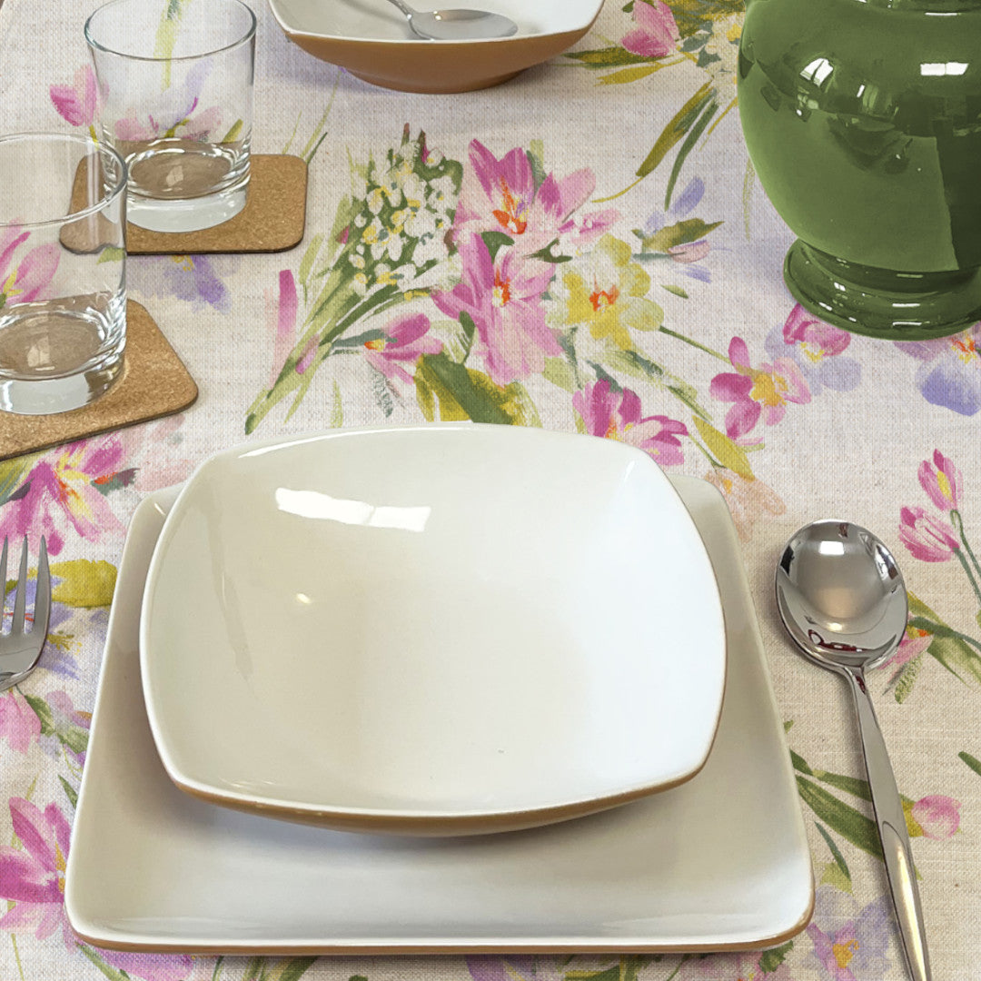 Fiori di Prato – Textilvaxduk i linnelook med vilda blommor