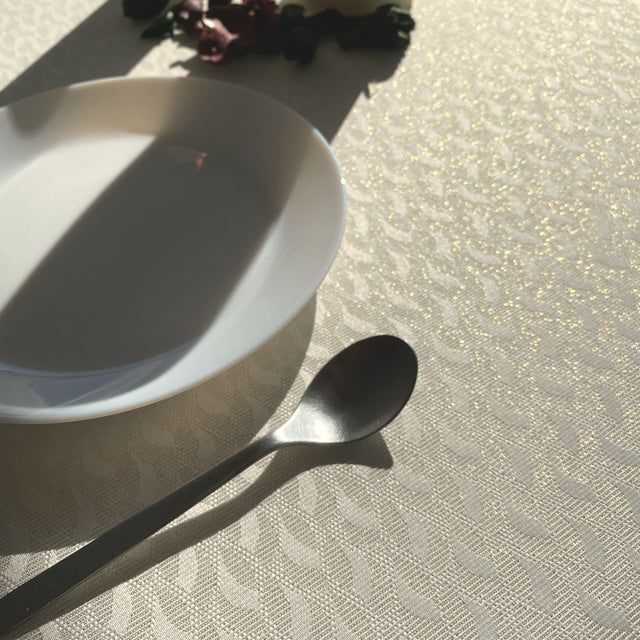 Munch Oro Guldblad - Elegant textilduk med lurex i guld, 160 cm bred