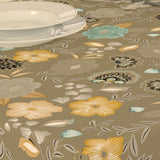 Nordfavn Chouchou Varm Beige – Blomstrande vaxduk med slät yta, detaljer