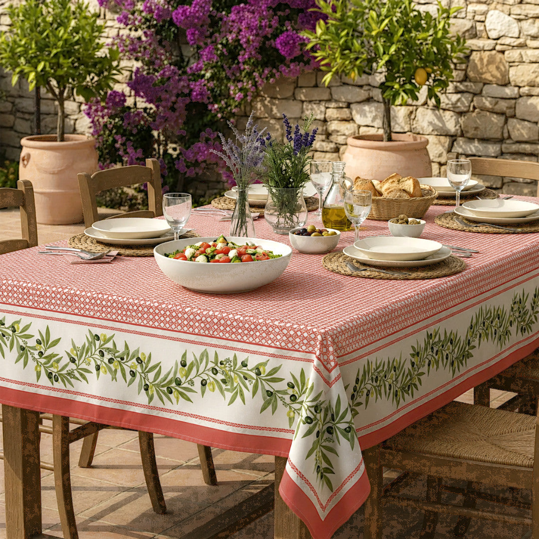 Nyons Terrakotta – Rektangulär akrylbelagd provenceduk 150 x 250 cm, trädgårdsmiljö