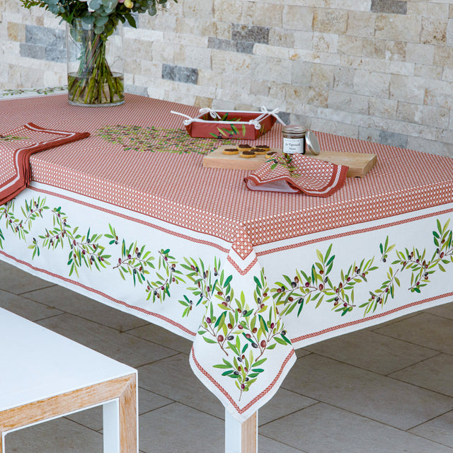 Nyons Terrakotta – Rektangulär akrylbelagd provenceduk 150 x 250 cm, miljöbild