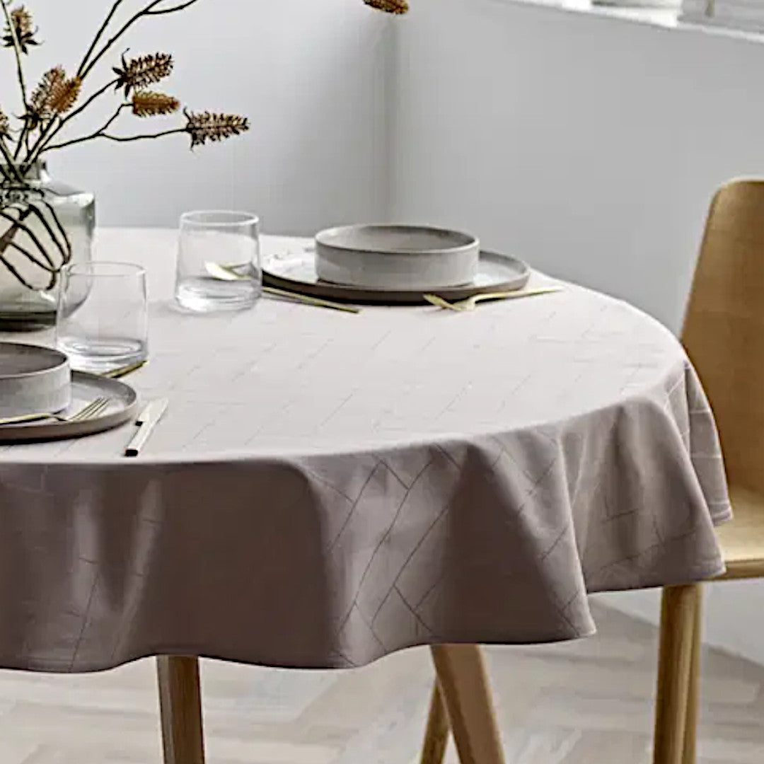 Södahl Tiles Rund Damastduk Ø 180 cm - Taupe, hörn
