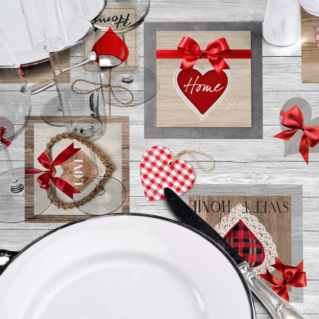 Sweet Love - Vaxduk med hjärtan, rutor och värmefulla detaljer, närbild