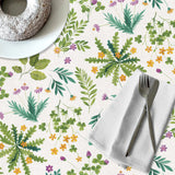 Vild Kløver – Vaxduk med blommor och örter, 160 cm bred – dukning