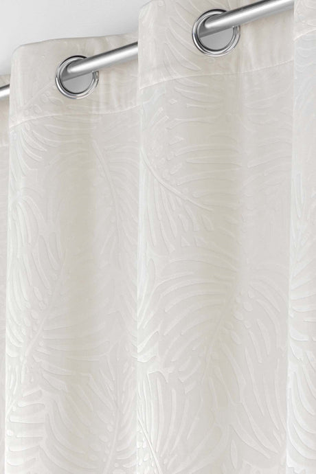 Analia Präglad Velour Natural – Mörkläggningsgardin 140 x 240 cm, närbild