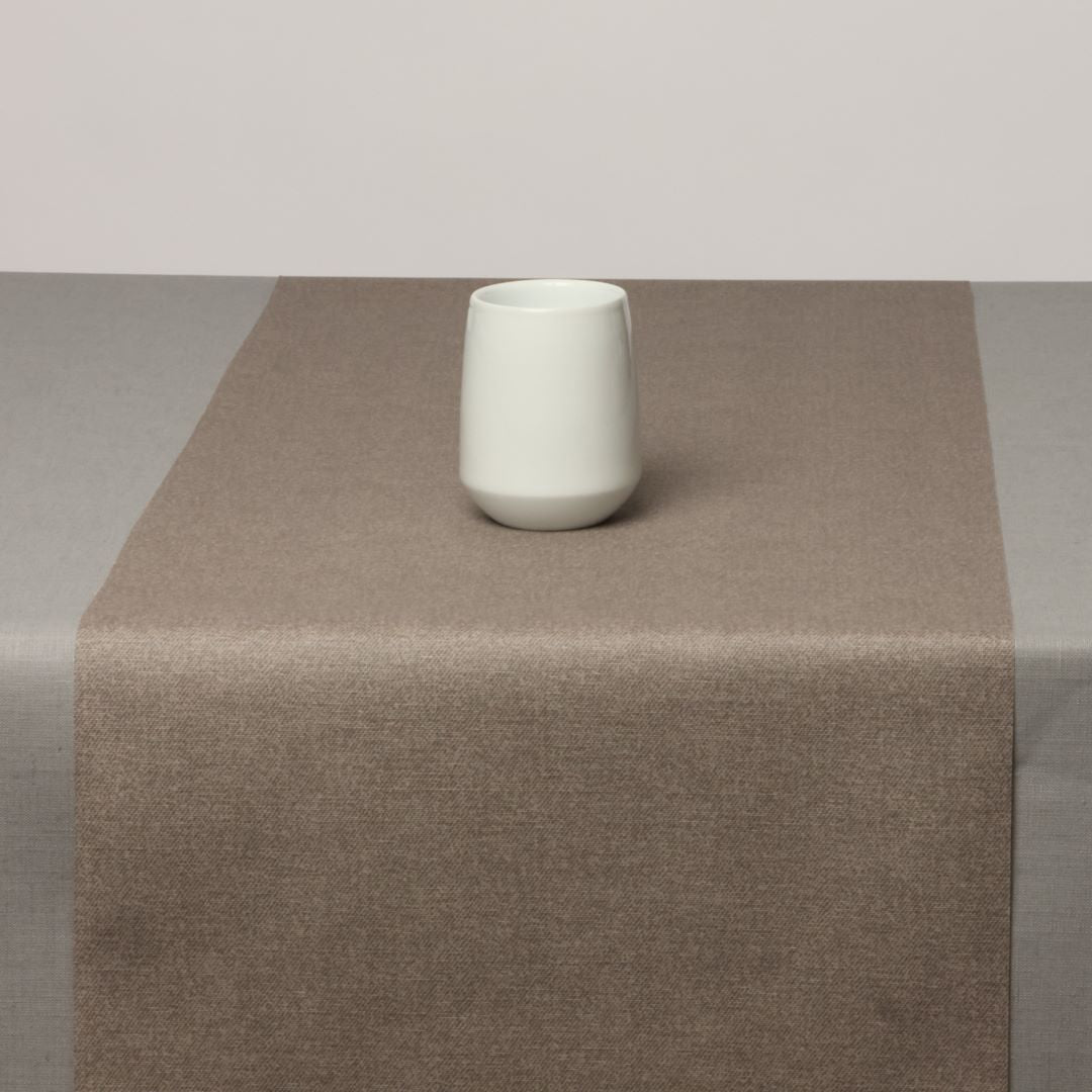 Bordslöpare, Dali Ljus Taupe - Enfärgad textilbordslöpare ca 40 cm bred