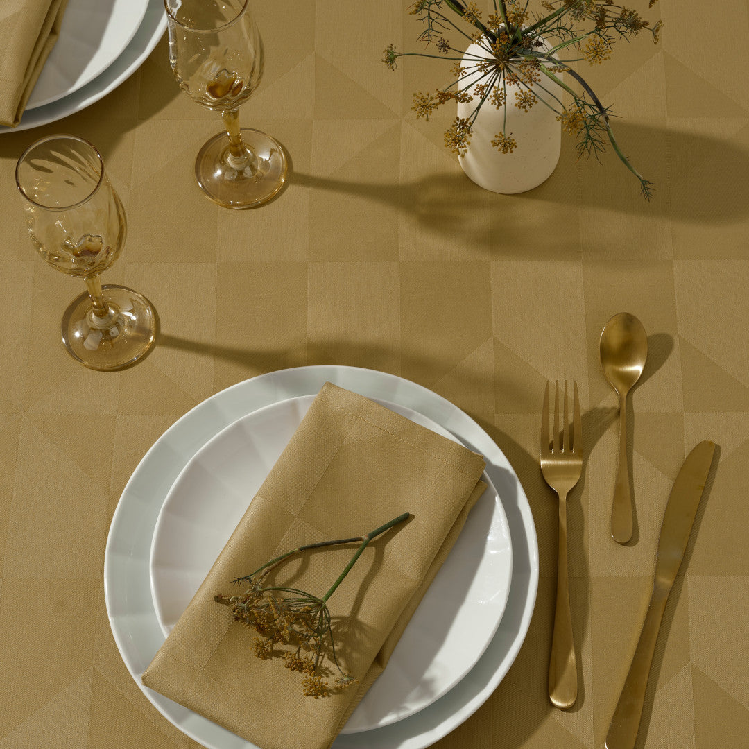Compliments Wind Damastduk, Brass – Rund Ø 200 cm, närbild