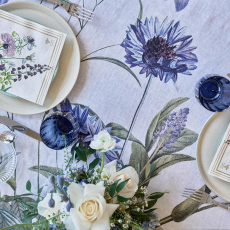 Linneduk Blue Flower Garden 145 x 220 cm – Jim Lyngvild, närbild