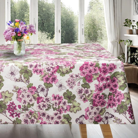 Geranium - Textilvaxduk med vackra rosa blommor 155 cm bred