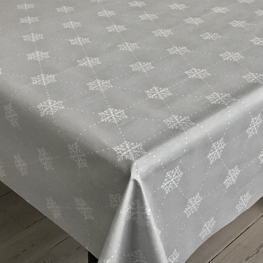 Julduk Simone grå/vit, elegant textilvaxduk till jul, nyår och vintern i övrigt