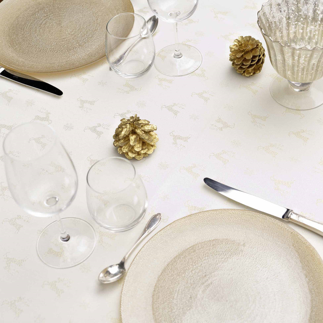 Les Rennes Metallic Natural 140 x 250 cm, julduk dukning glittrande renar