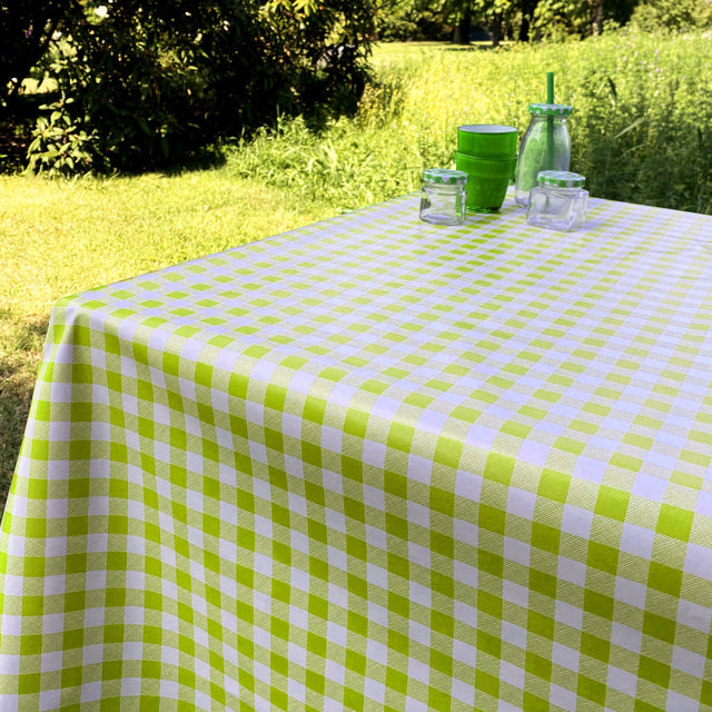 Vaxduk med klassiska rutor 1,5 x 1,5 cm  - 140 cm bred - Lime