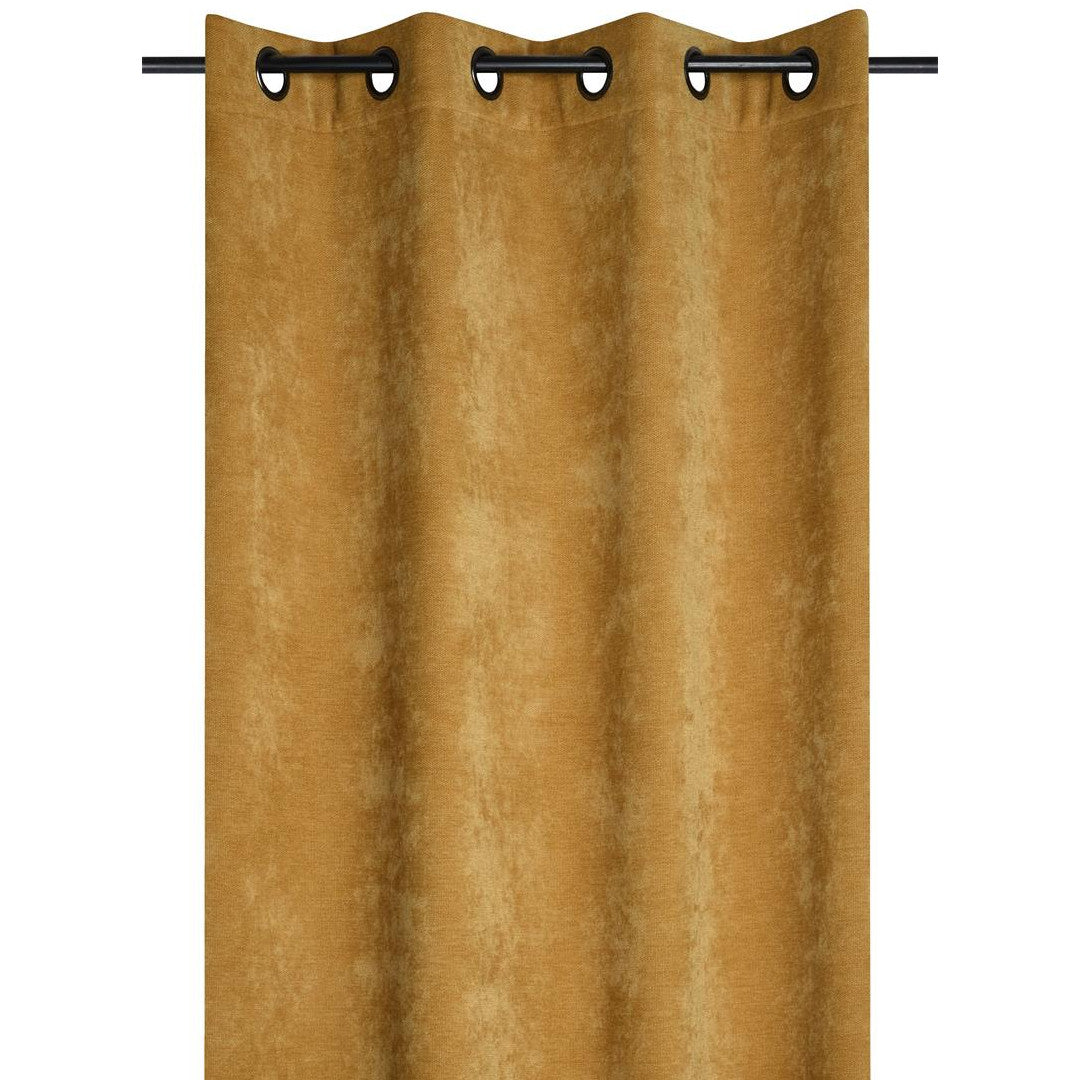 Manchester Senapsgul – Isolerande Gardin 140 x 260 cm, i miljö