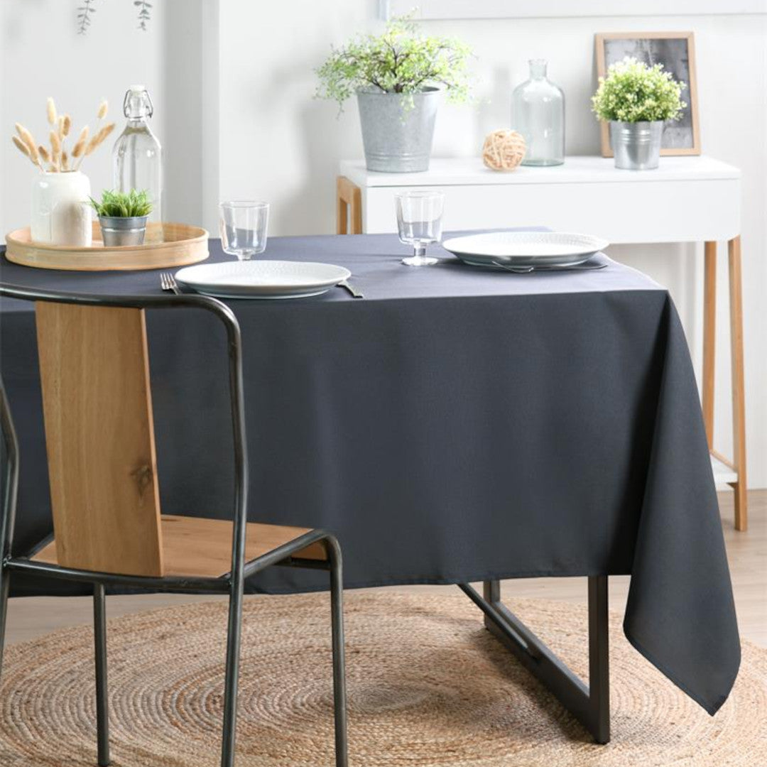 Nelson, enfärgad rektangulär duk med fläckavvisande behandling 145 x 200 cm - Antracit