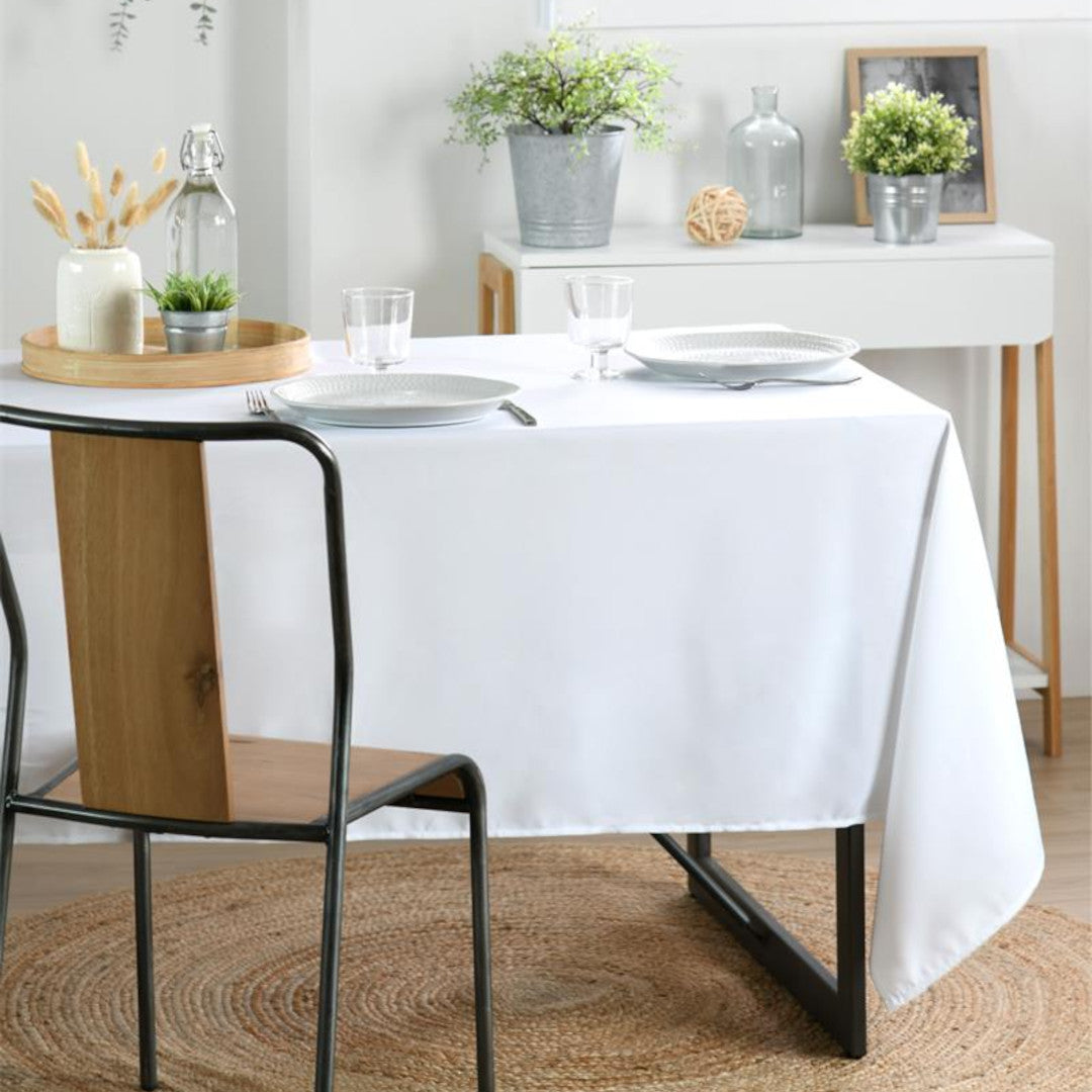Nelson, enfärgad rektangulär duk med fläckavvisande behandling 145 x 200 cm - Vit