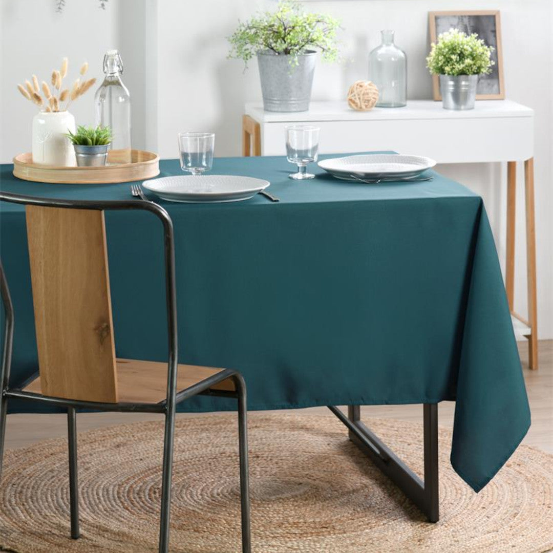 Nelson, enfärgad rektangulär duk med fläckavvisande behandling 145 x 240 cm - Petrolblå