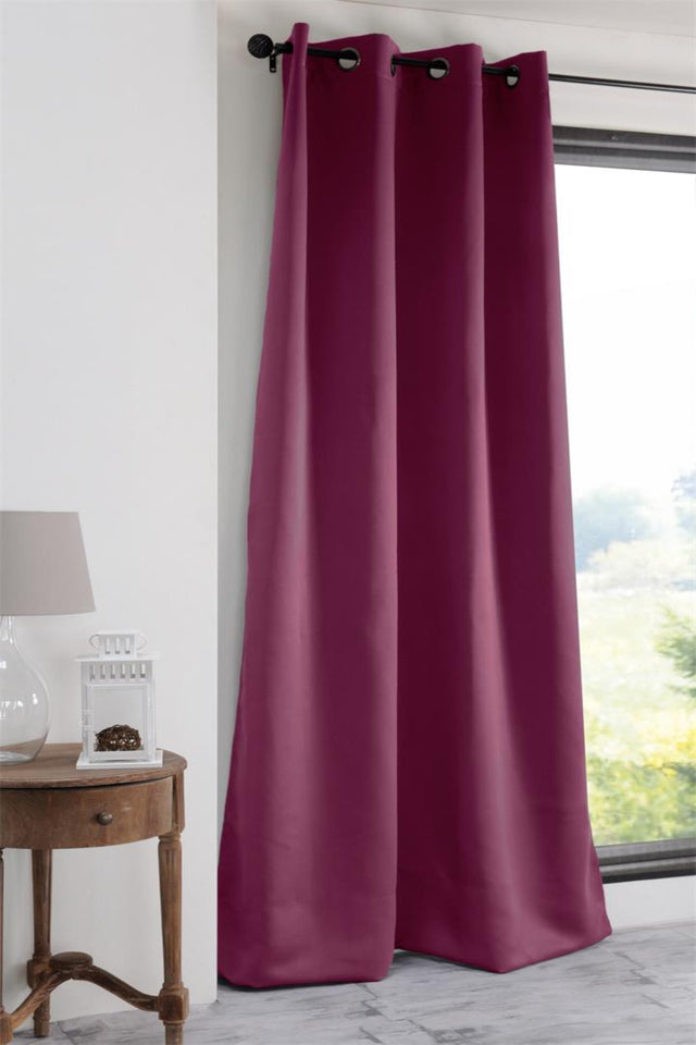 Notte Hallon – Mörkläggningsgardin 135 x 250 cm