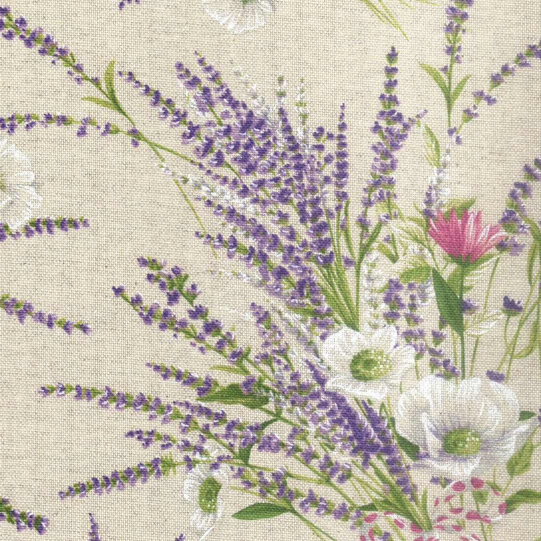 Romanticismo dei fiori – Textilvaxduk med eleganta vallmor och härlig lavendel