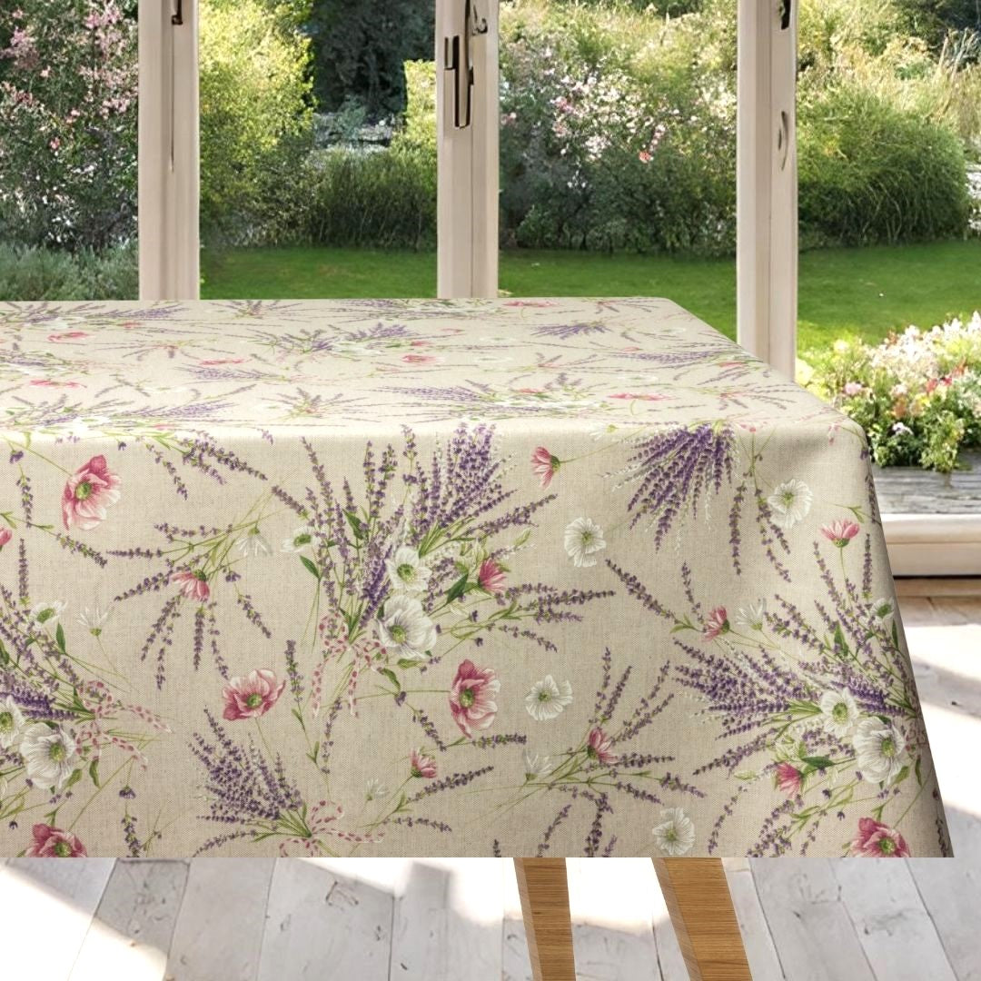 Romanticismo dei fiori – Textilvaxduk med eleganta vallmor och härlig lavendel