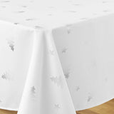 Närbild av på Safir 300 cm julduk med silvertryck