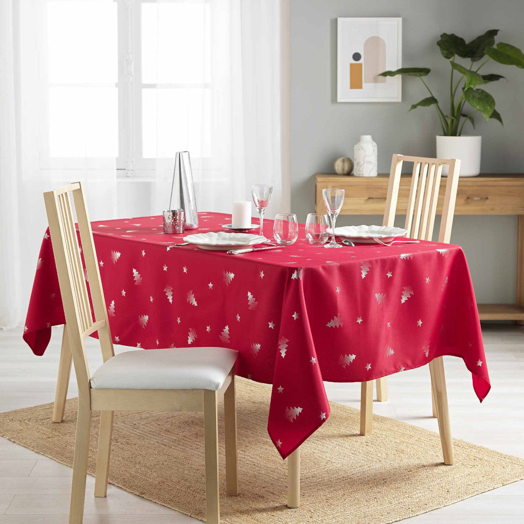 Röd jul duk 240 cm med silver tyck miljöbild