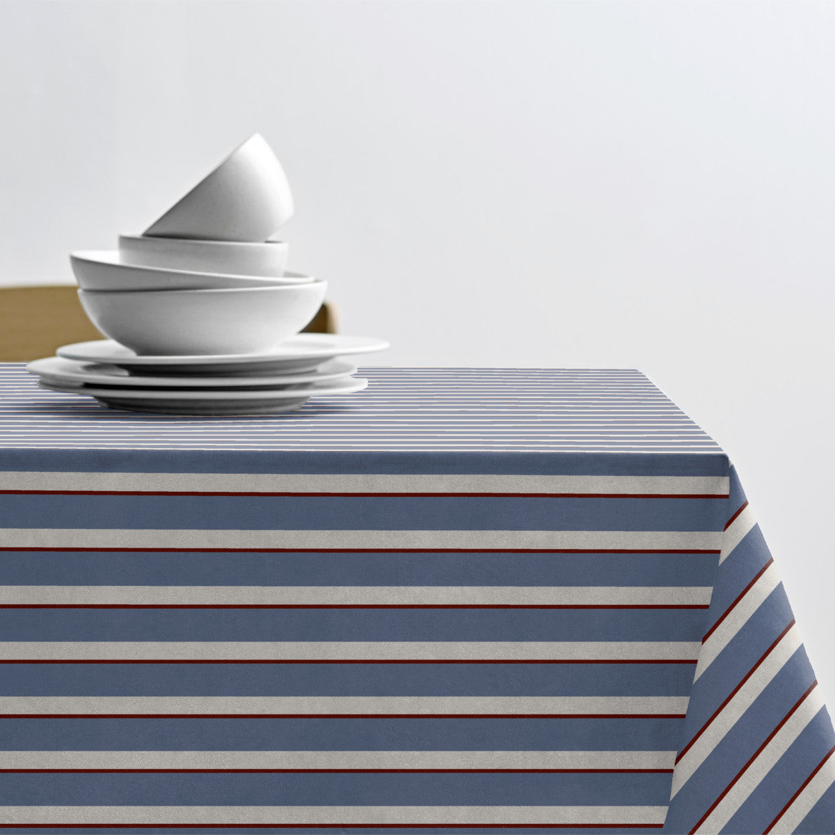 Sentimental Stripe Blue - Södahl textilvaxduk i 100 % bomull med glidskydd, bord