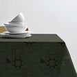 Södahl julduk Forest Green med stjärnmönster på dukat bord till jul 140x270