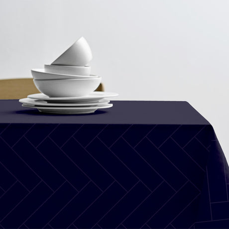 Tiles Indigo - Södahl jacquardvävd textilvaxduk 100% bomull med glidskydd