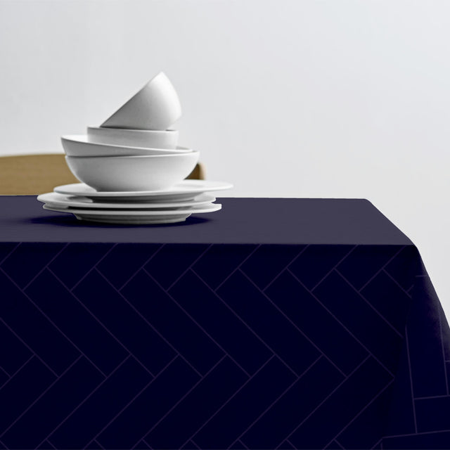 Tiles Indigo - Södahl jacquardvävd textilvaxduk 100% bomull med glidskydd