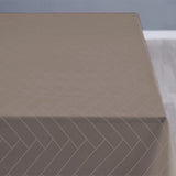 Södahl Tiles Taupe gråbrun, klassisk damastvävd textilvaxduk med glidskydd