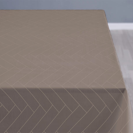 Södahl Tiles Taupe gråbrun, klassisk damastvävd textilvaxduk med glidskydd