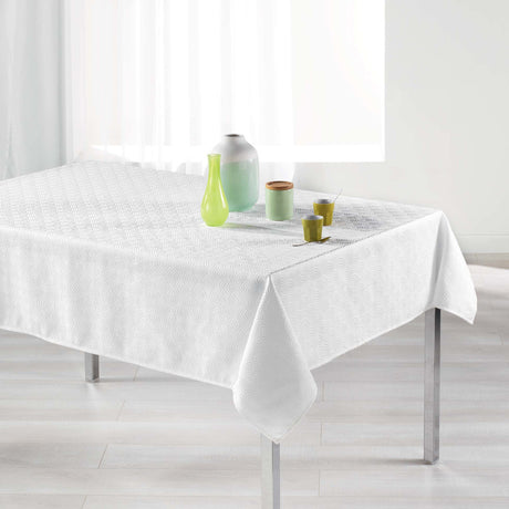 Tokio Jacquard Vit 140x250 cm – Damastduk med fläckskydd, miljöbild