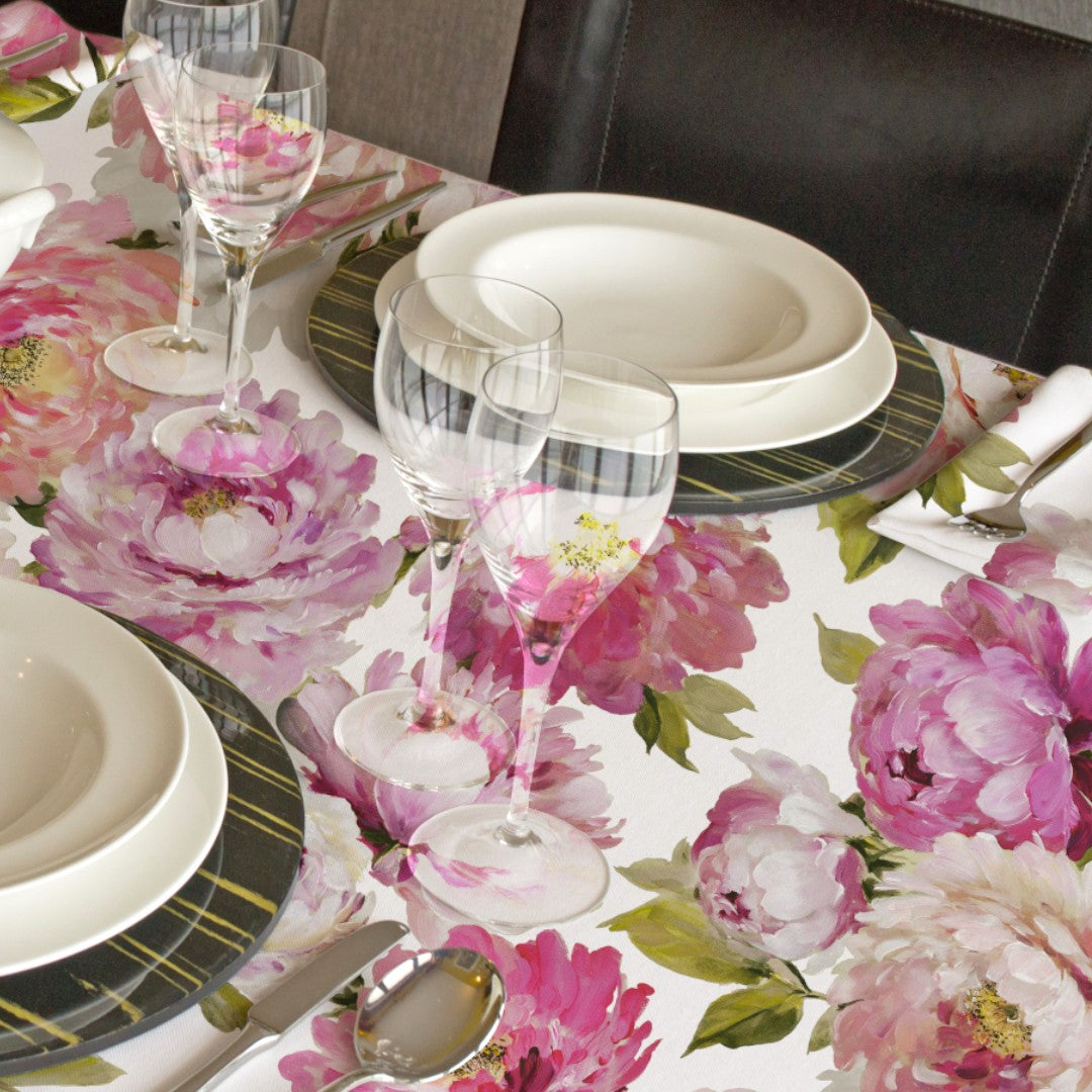 Un Paradiso di Peonie Blanco – Textilvaxduk med pioner